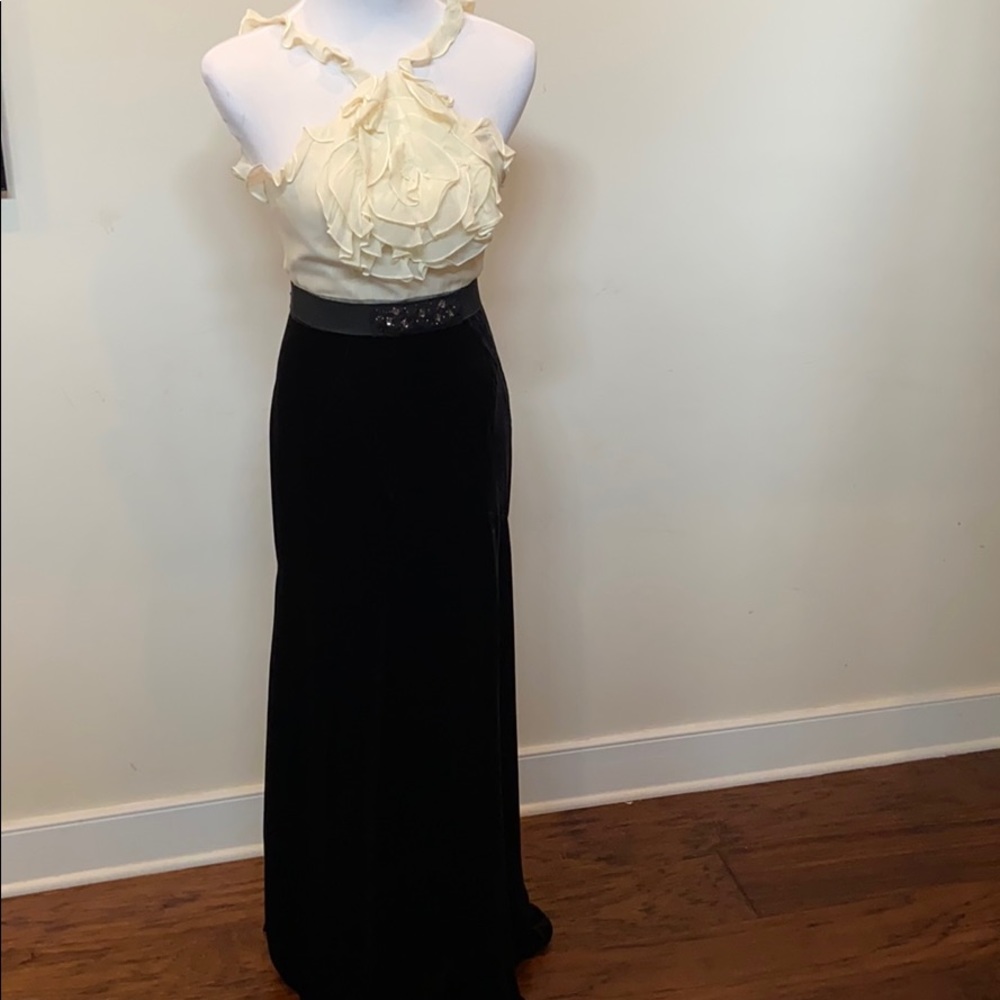BCBG MAXAZRIA Formal Gown - Picture 2 of 5